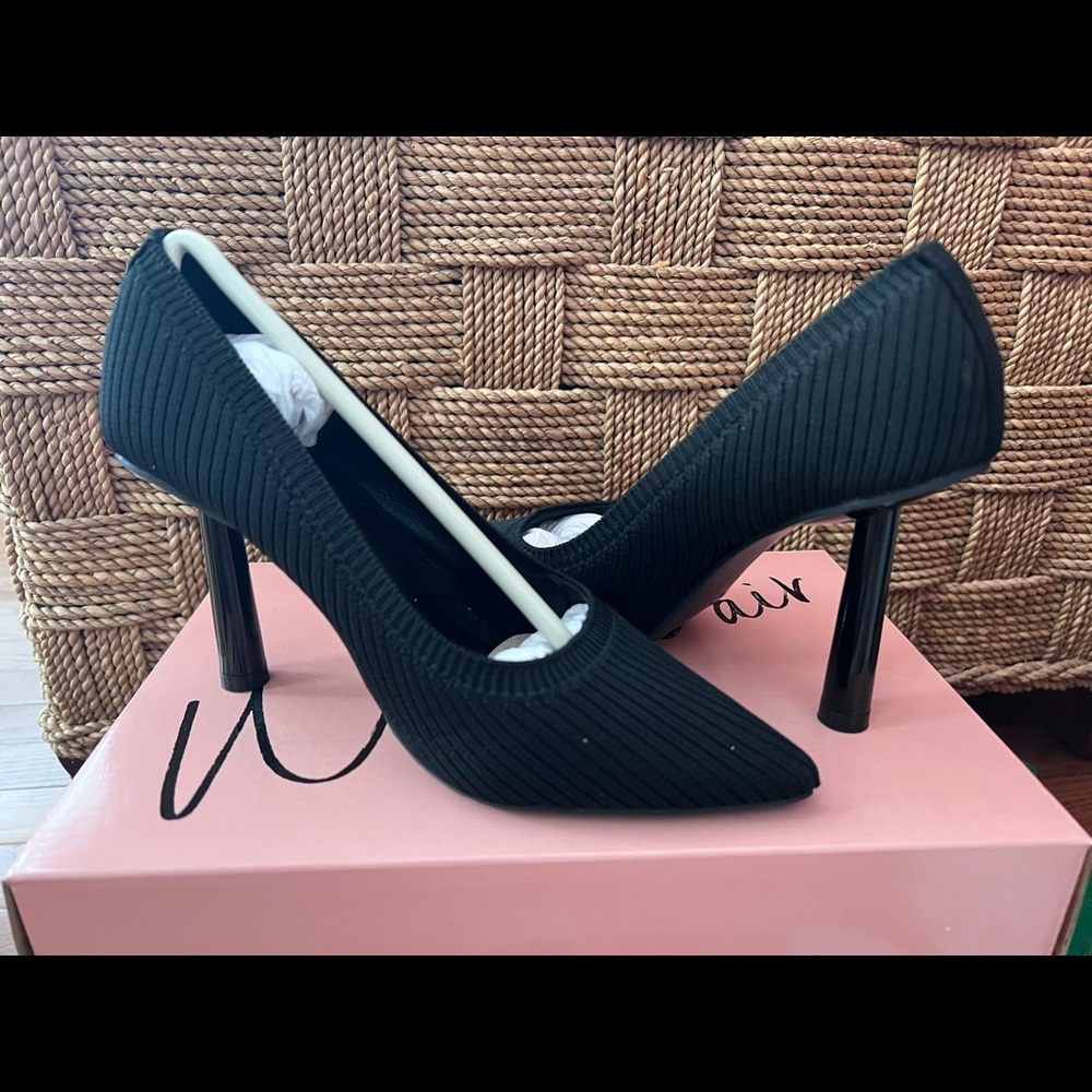 Womens Black Heels - size 6